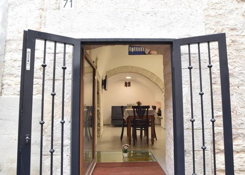 Puglia Terlizzi entrance