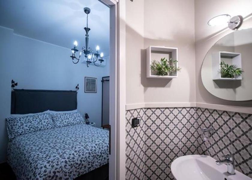 Puglia Toritto Double Room with Private Bathroom