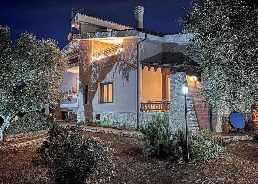 Puglia Torricella garden