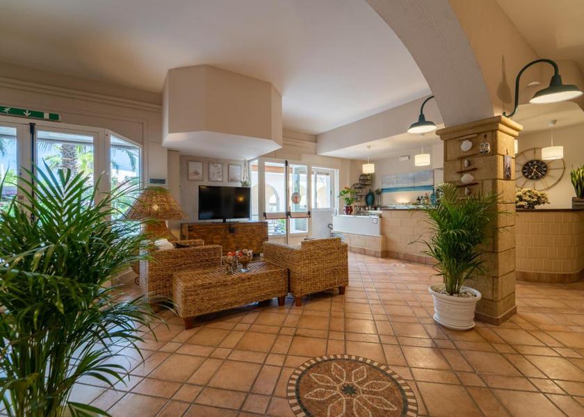 Puglia Torricella lobby