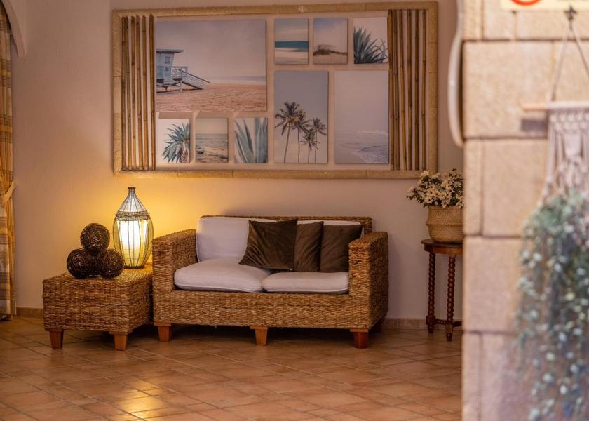 Puglia Torricella lobby