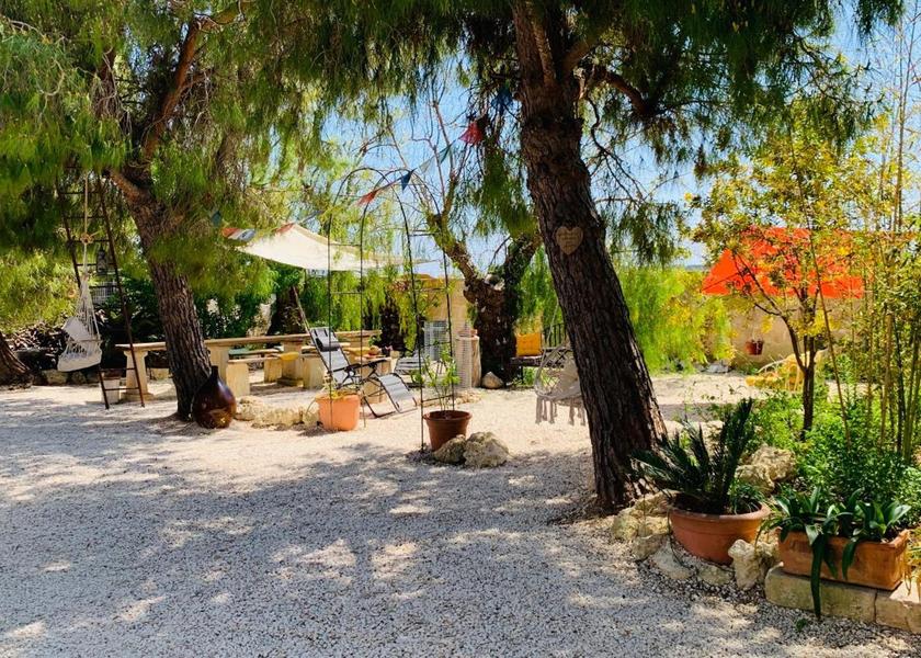 Puglia Torricella garden