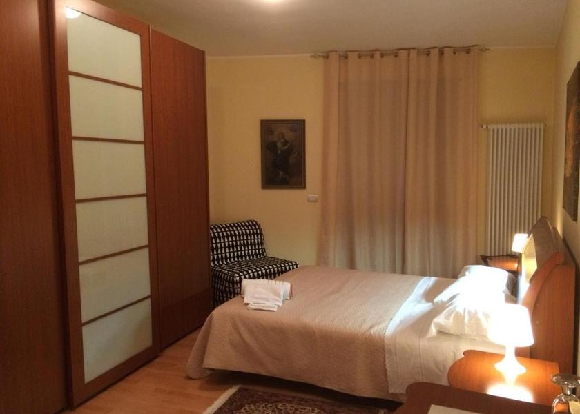 Sicily Valguarnera Caropepe Triple Room with Private Bathroom