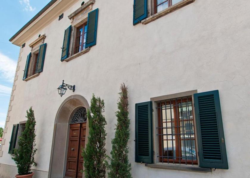 Tuscany Vicopisano entrance