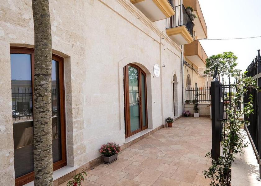 Puglia Villa Castelli exterior view