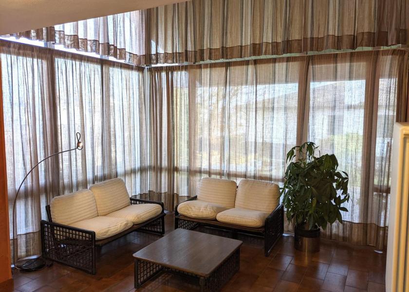 shared lounge/tv area