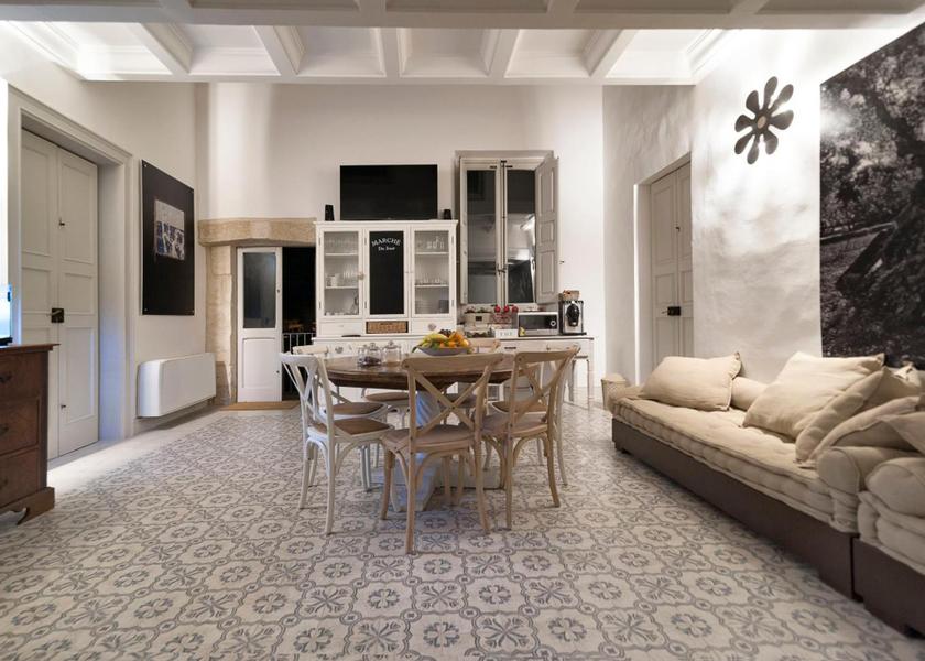 shared lounge/tv area