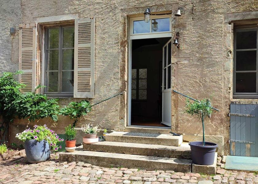 Bourgogne-Franche-Comte Saulieu entrance