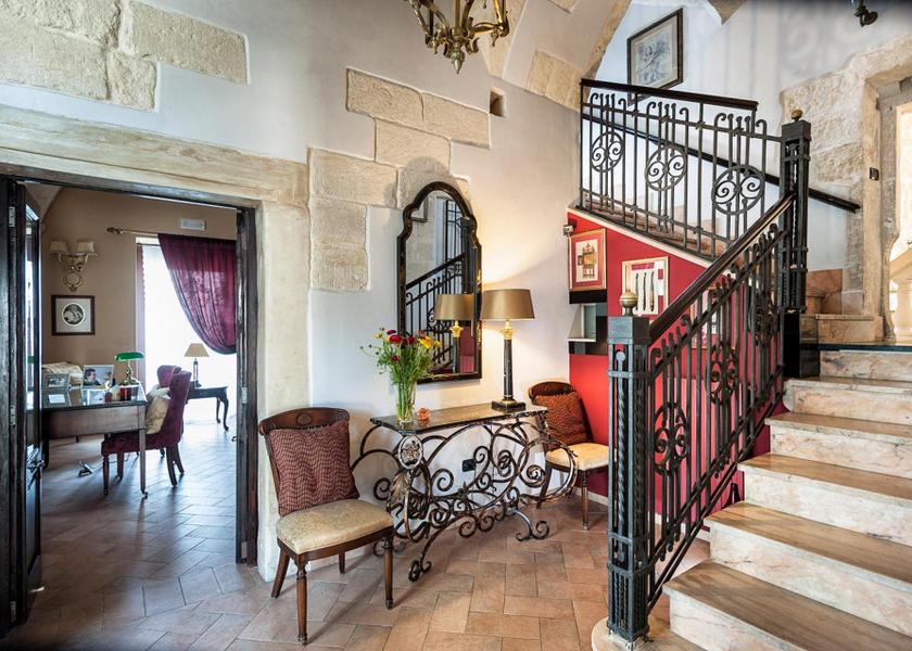 Puglia Muro Leccese lobby