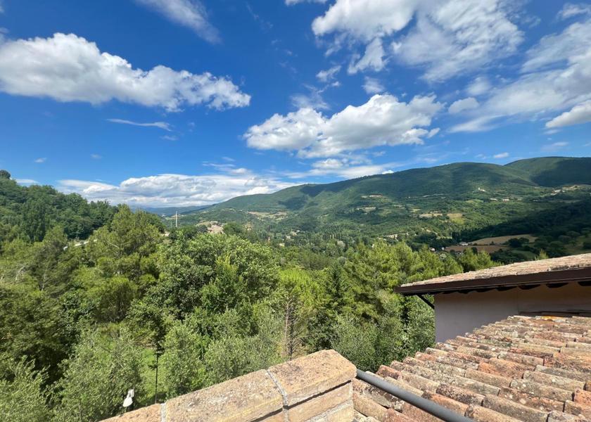 Umbria Valtopina balcony/terrace