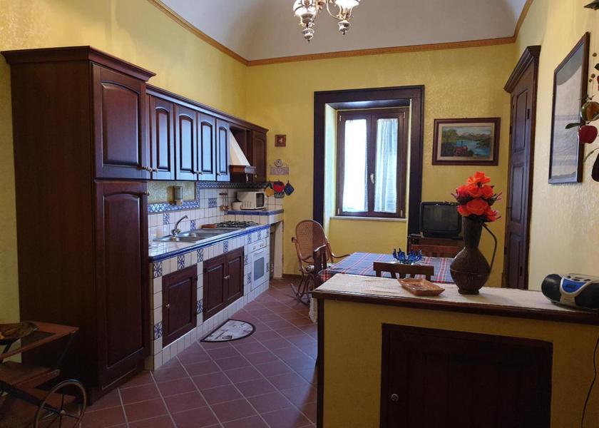 Molise Macchiagodena kitchen