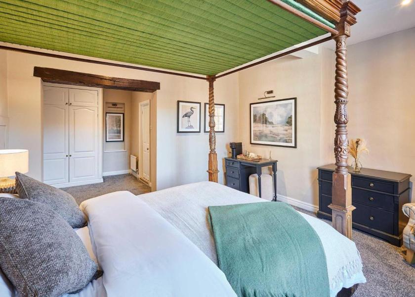 England Much Wenlock guestroom