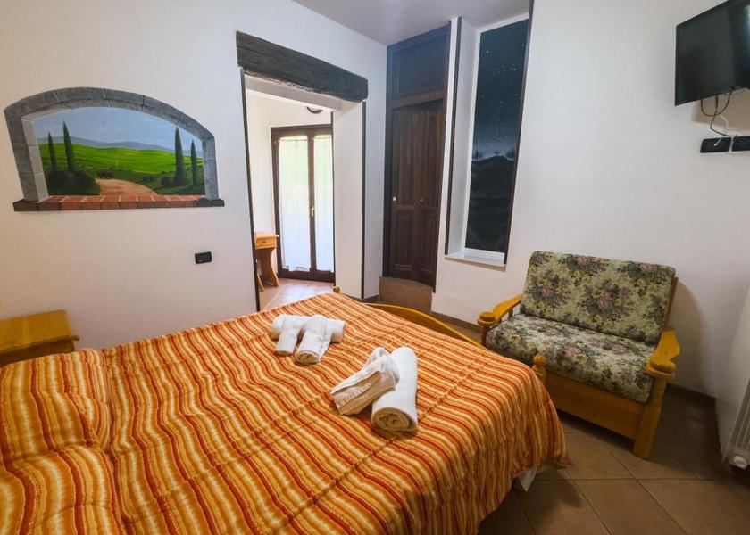 Abruzzo Lucoli Double Room with Private Bathroom