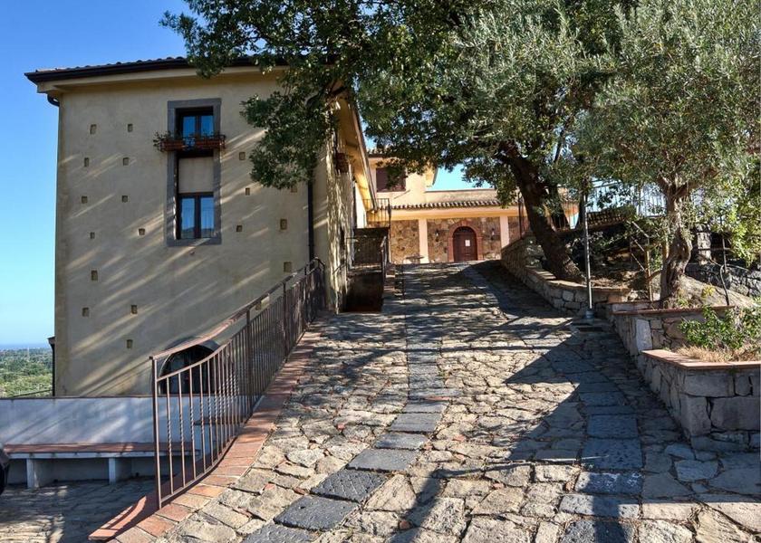 Sicily Graniti exterior view