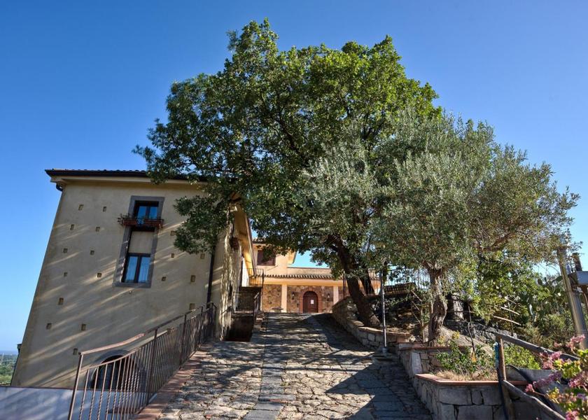 Sicily Graniti exterior view