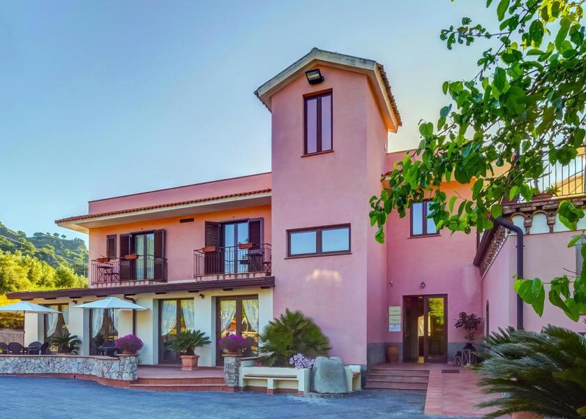 Sicily Graniti exterior view
