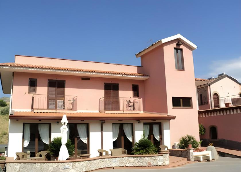 Sicily Graniti exterior view