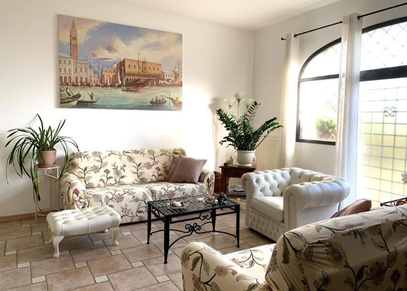 shared lounge/tv area