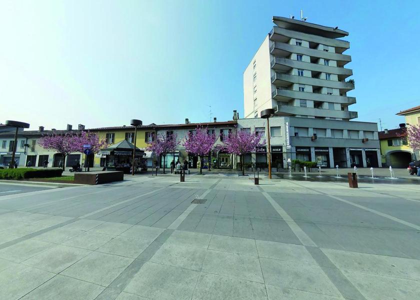 Lombardy Mariano Comense entrance