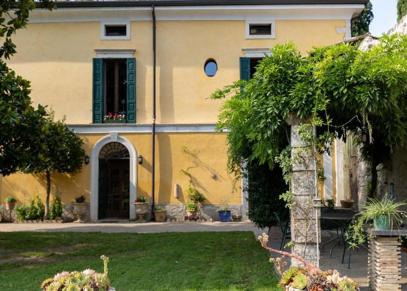 Veneto Rivoli Veronese garden