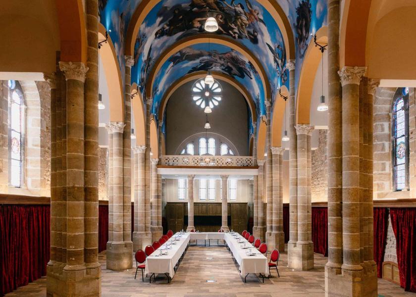 Auvergne-Rhone-Alpes Moulins meeting room / ballrooms