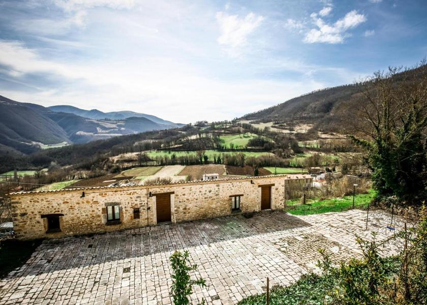 Umbria Sellano exterior view