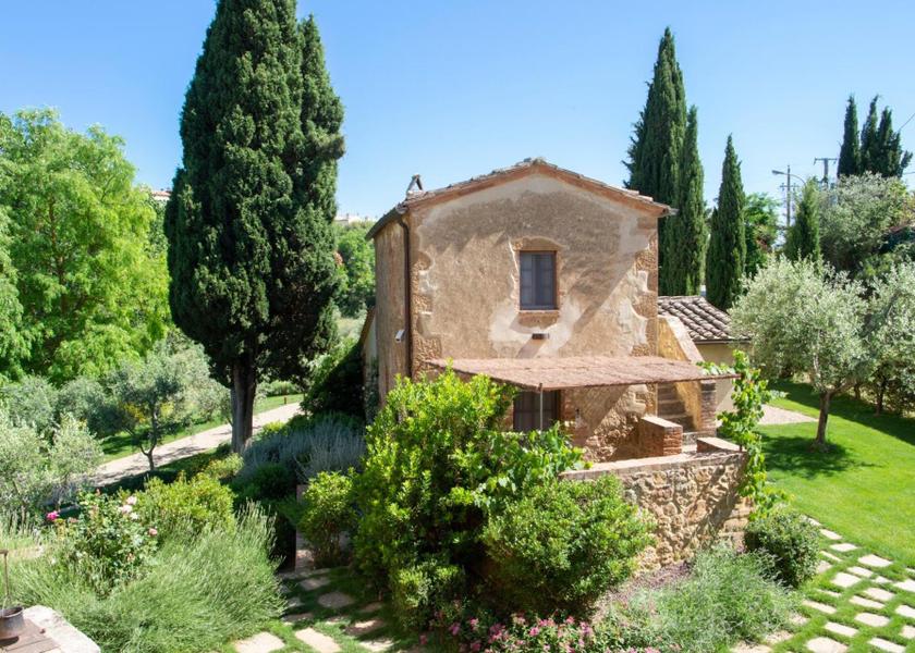 Tuscany Trequanda entrance