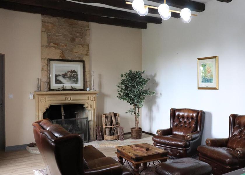Nouvelle-Aquitaine Sarlat-la-Caneda shared lounge/tv area