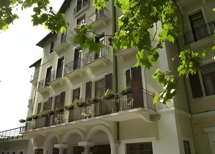Auvergne-Rhône-Alpes Publier exterior view
