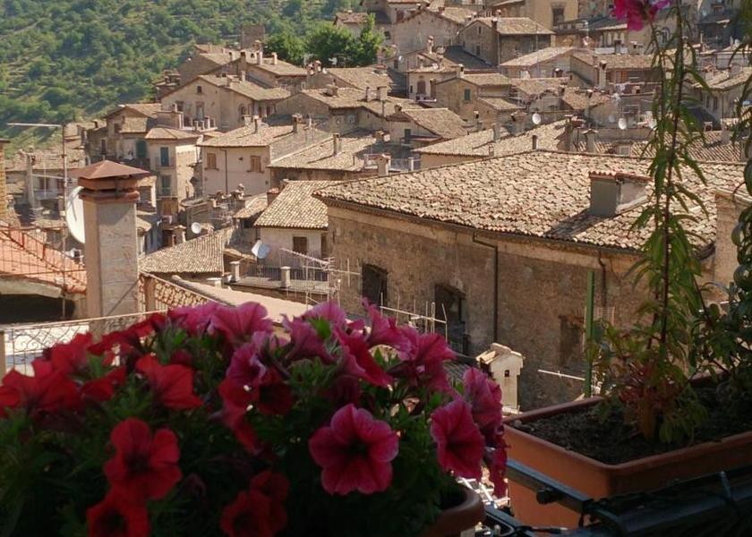 Abruzzo Scanno balcony/terrace