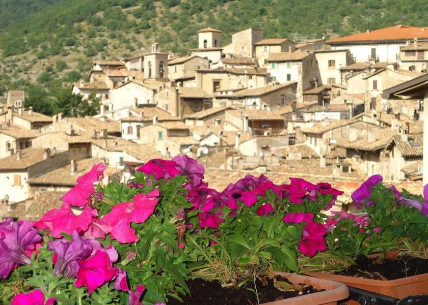 Abruzzo Scanno balcony/terrace