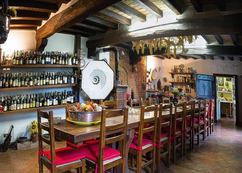Emilia-Romagna Castelvetro Piacentino bar/lounge