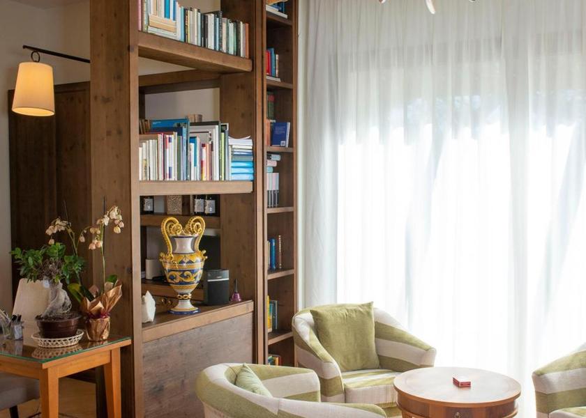 Sicily Santa Ninfa shared lounge/tv area