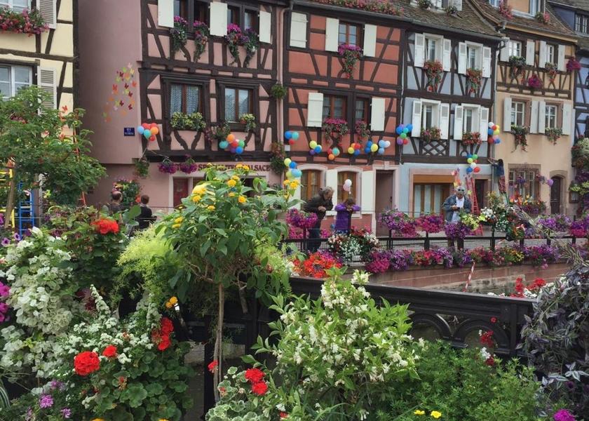 Grand Est Colmar entrance