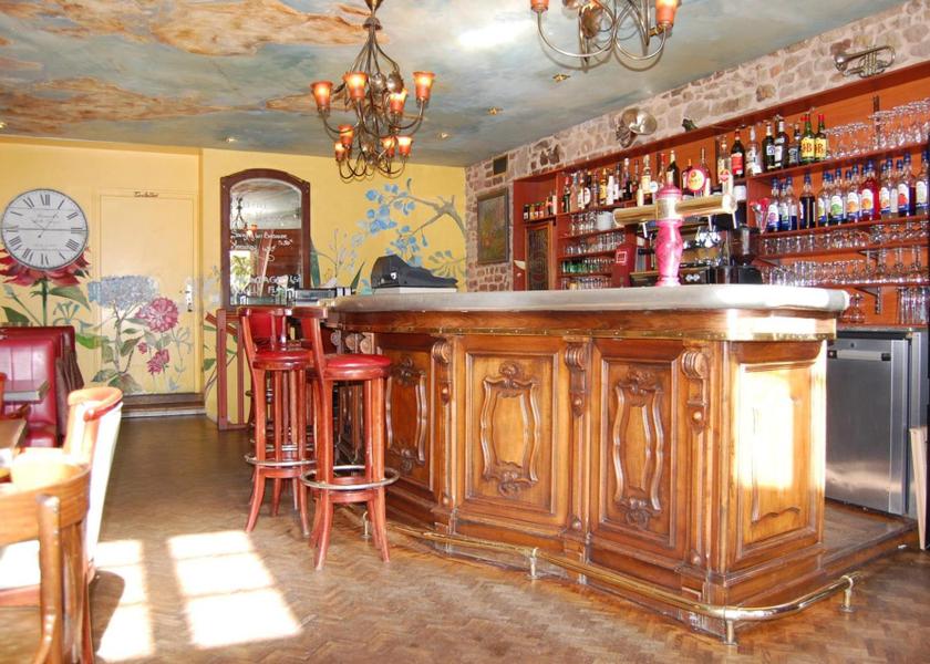 Bourgogne-Franche-Comte Le Creusot bar/lounge