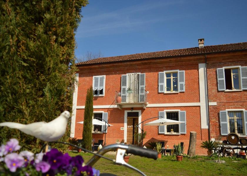 Piedmont Castelnuovo Belbo entrance