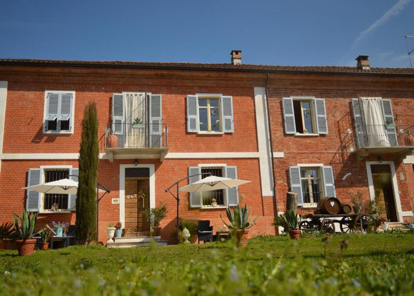 Piedmont Castelnuovo Belbo entrance