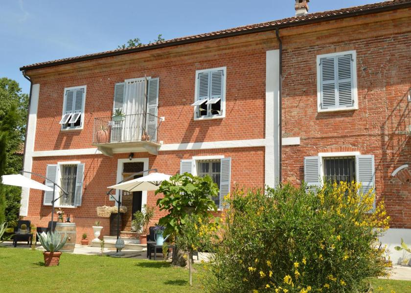 Piedmont Castelnuovo Belbo entrance