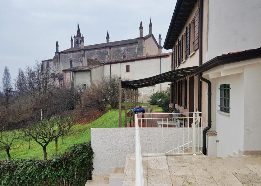 Lombardy Curtatone balcony/terrace
