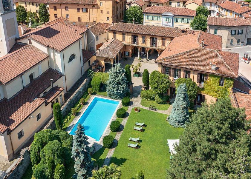 Lombardy Garlate garden