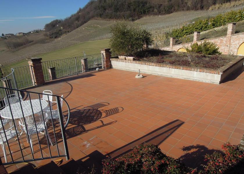 Piedmont Guarene balcony/terrace