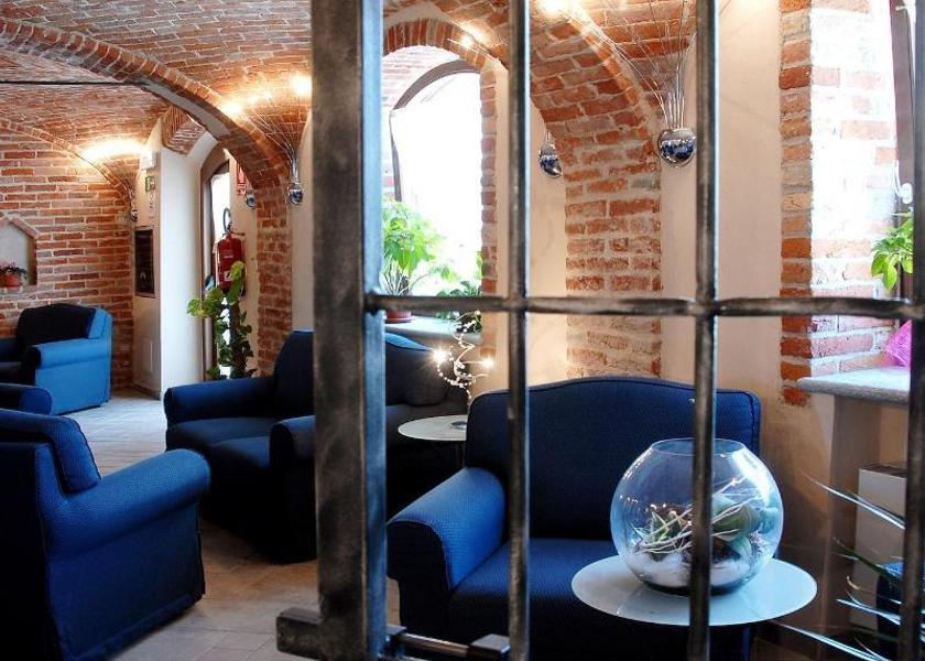 Piedmont Guarene lobby
