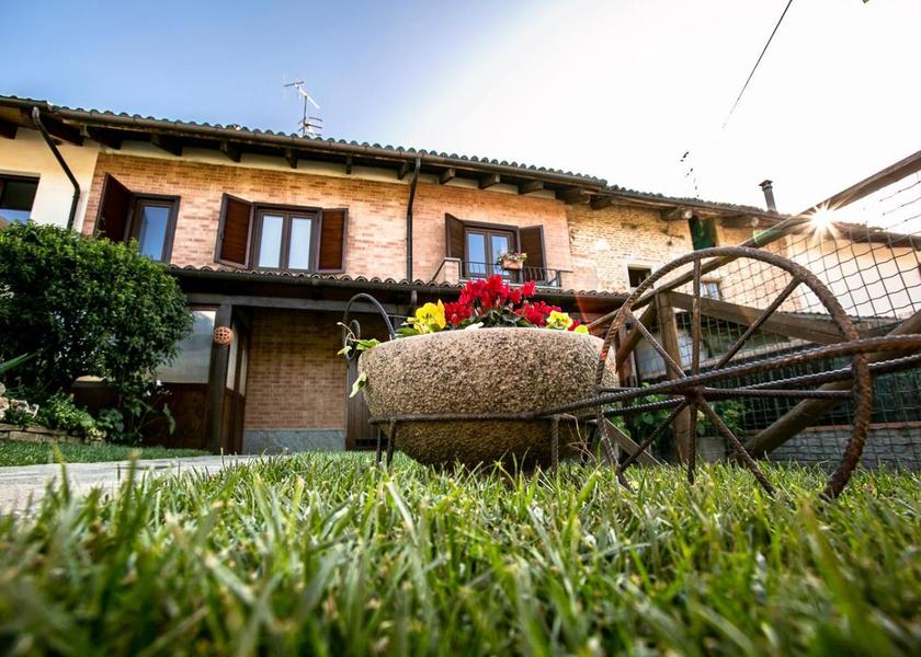 Piedmont Guarene garden