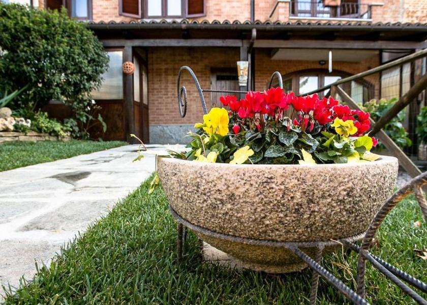 Piedmont Guarene garden