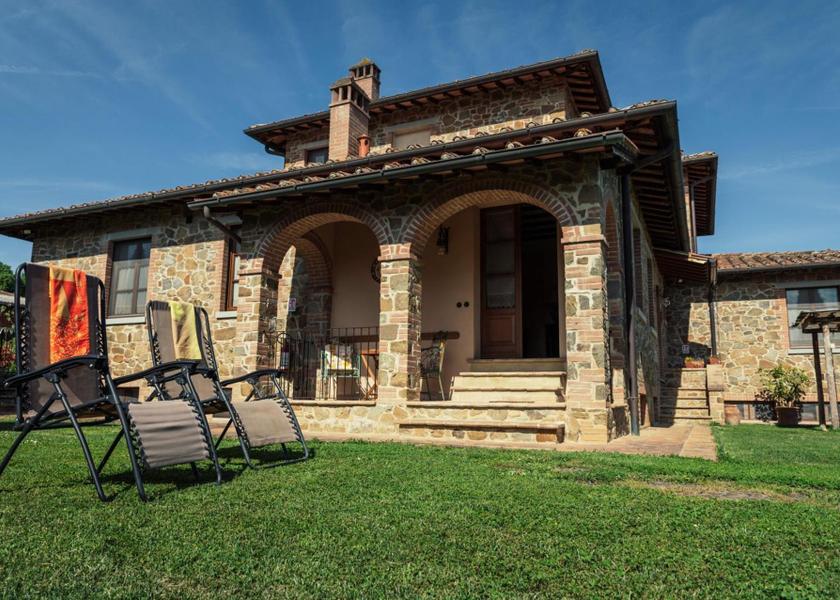 Tuscany Lucignano Hotel Exterior