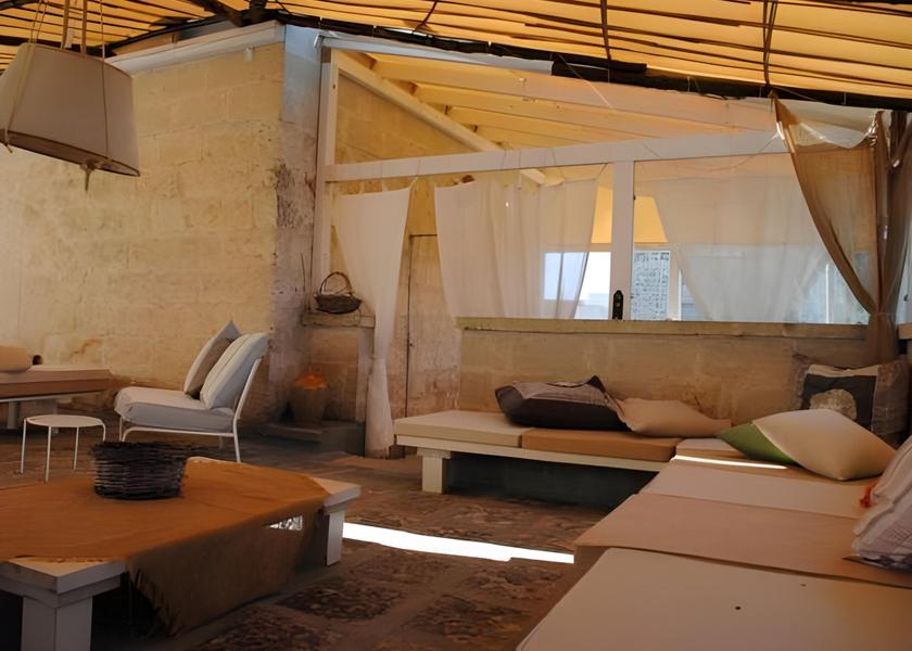 Puglia Ortelle lobby