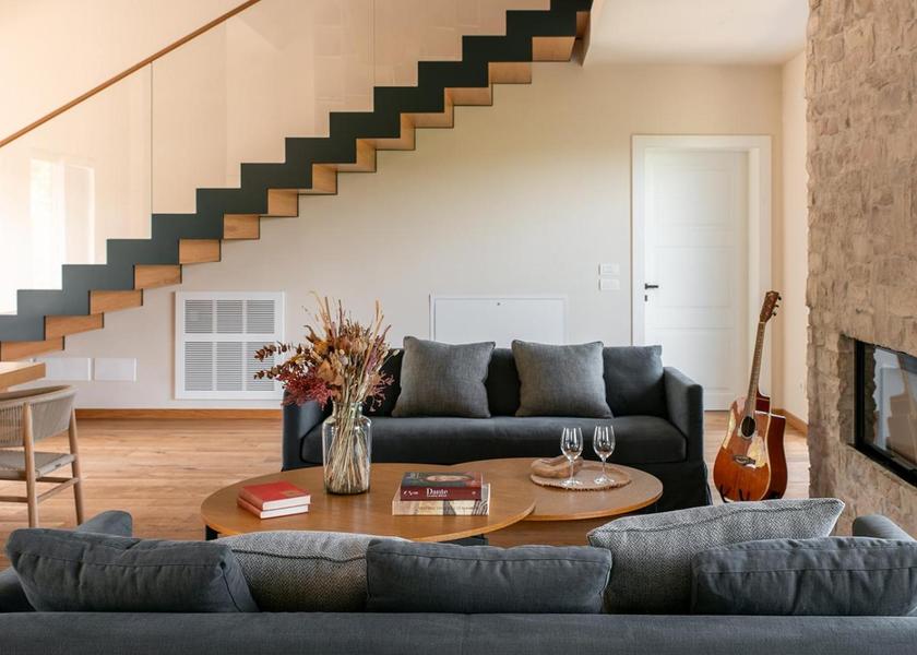 shared lounge/tv area