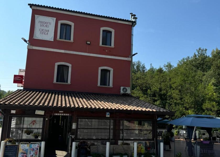 Molise Rocchetta A Volturno exterior view