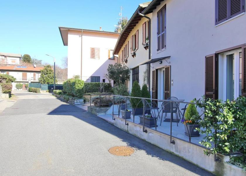 Lombardy San Fermo della Battaglia exterior view