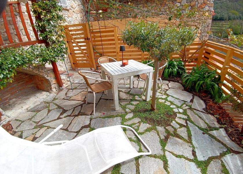 Liguria Tovo San Giacomo garden